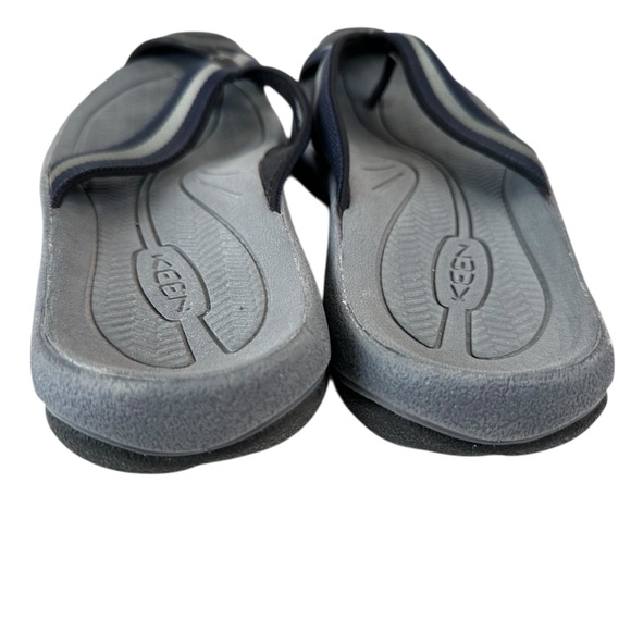 KEEN Waimea Sandals Mens10.5 Grey Black Slip On Toe Protection Outdoor Adventure - Picture 10 of 13